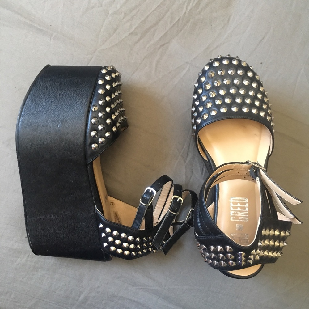 Ego and Greed studded platforms